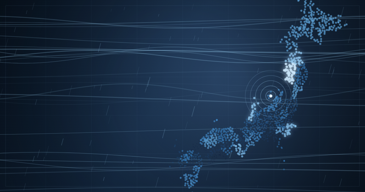 夜空色の日本地図に3月の風速で色分けし、低気圧の渦を思わせる光と風の線を重ねたイメージ